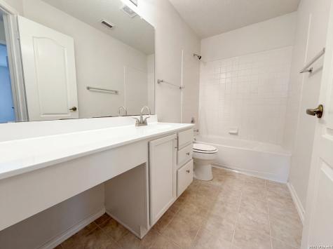 18625 Wooded Creek San Antonio TX 78259