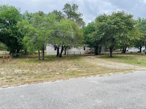 300 Brandon Way Poteet TX 78065