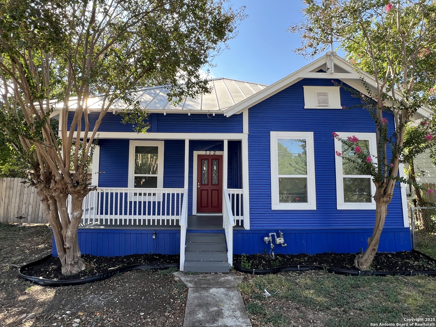 112 Avenue B Converse TX 78109
