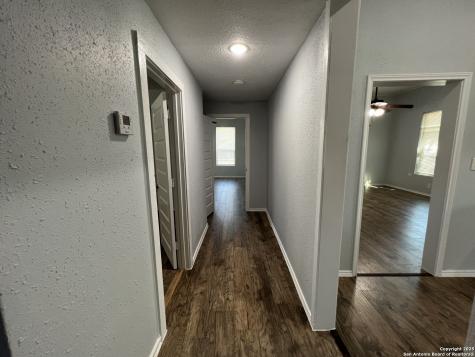 112 Avenue B Converse TX 78109