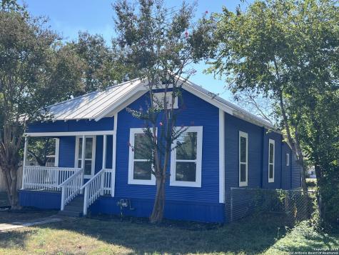 112 Avenue B Converse TX 78109