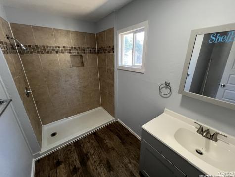 112 Avenue B Converse TX 78109