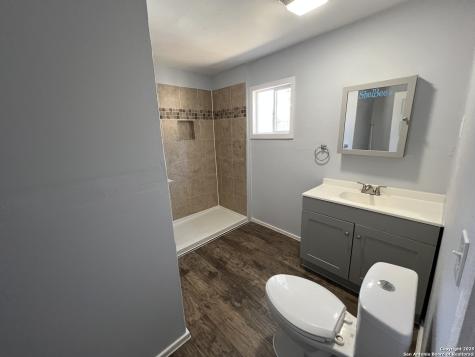 112 Avenue B Converse TX 78109
