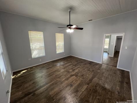 112 Avenue B Converse TX 78109
