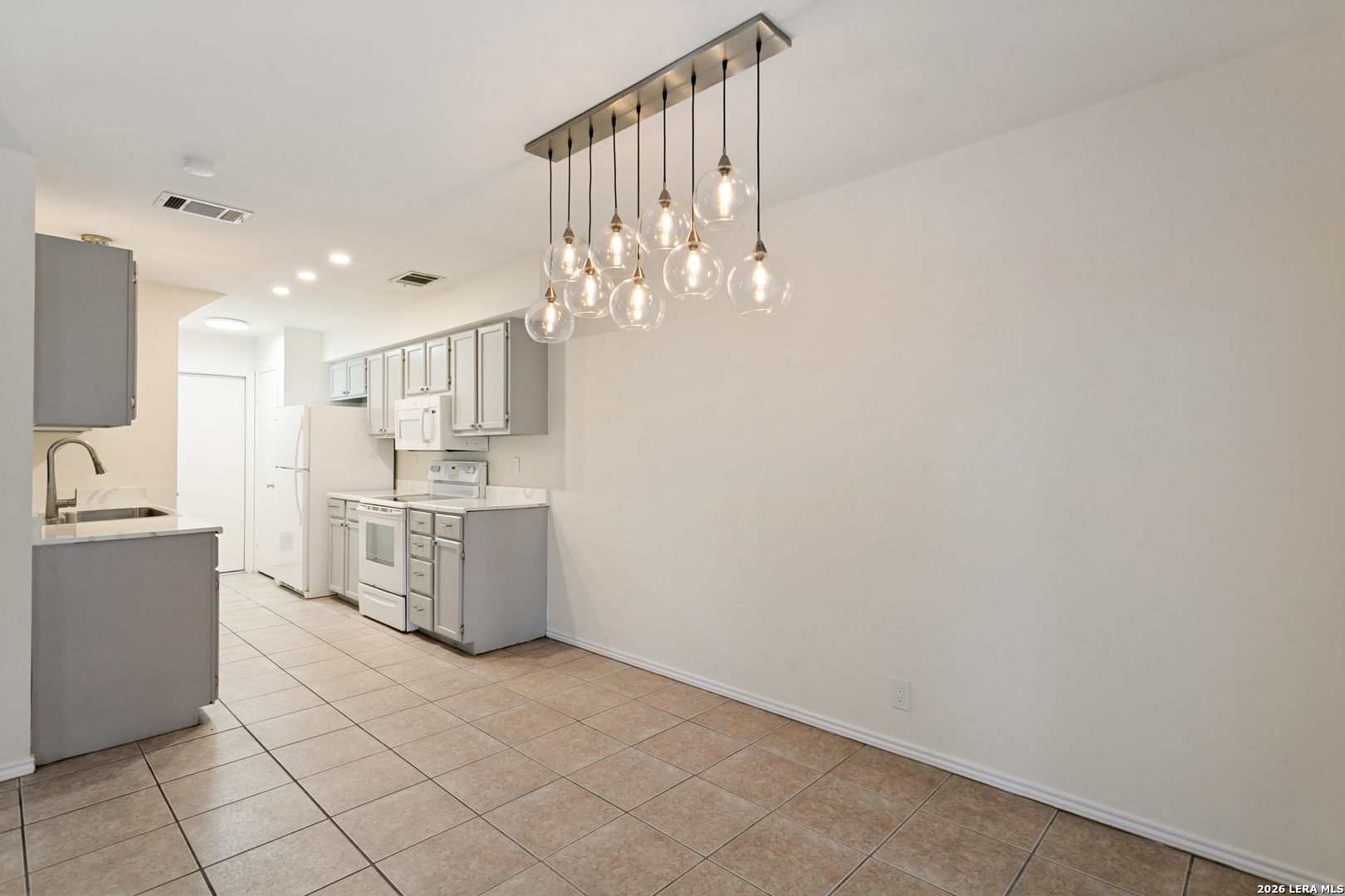 6015 Loch Maree San Antonio TX 78240