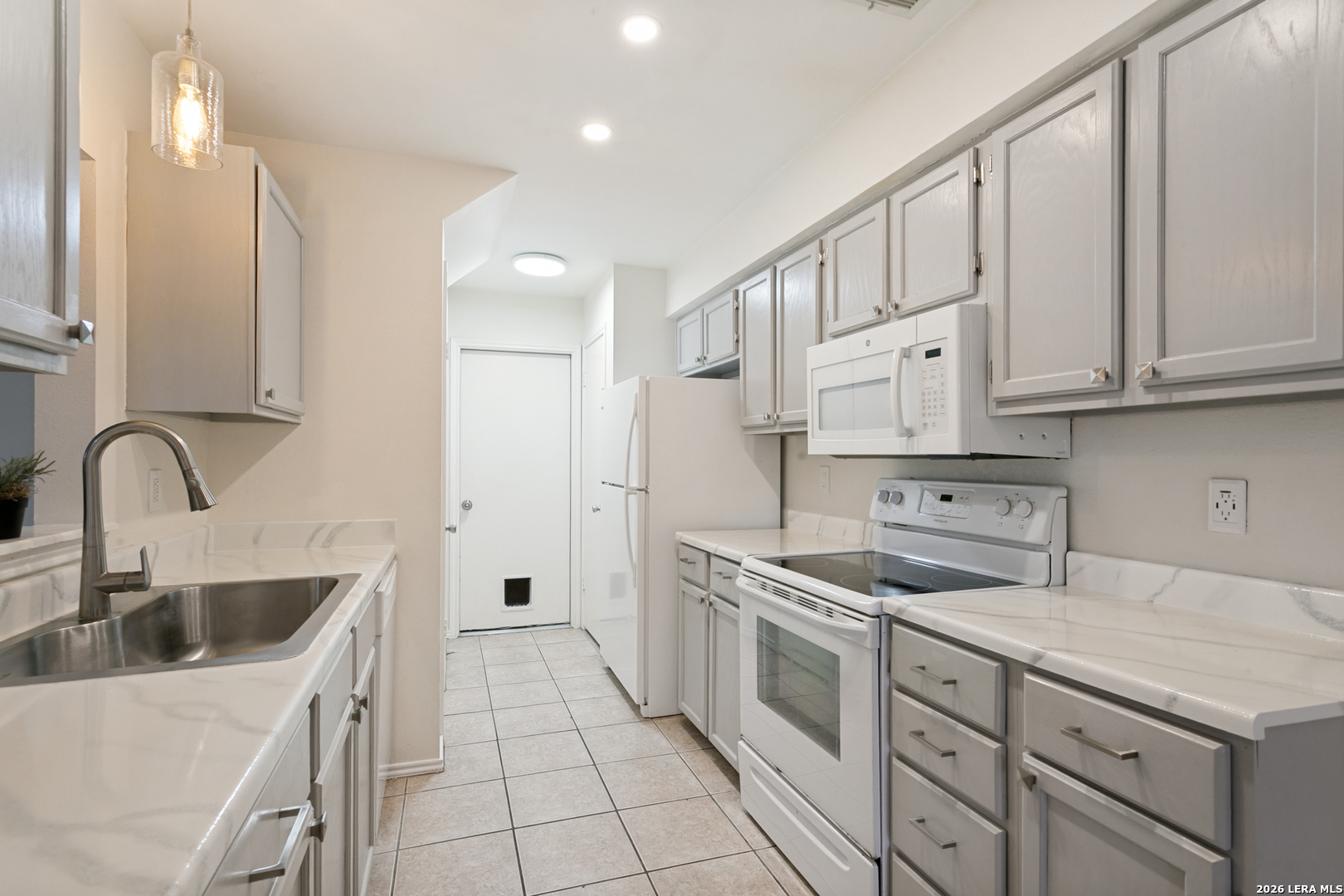 6015 Loch Maree San Antonio TX 78240
