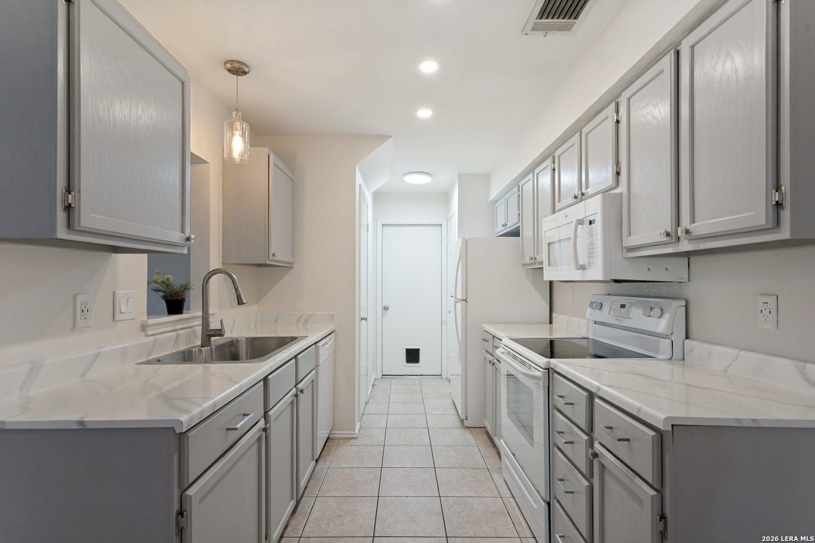 6015 Loch Maree San Antonio TX 78240