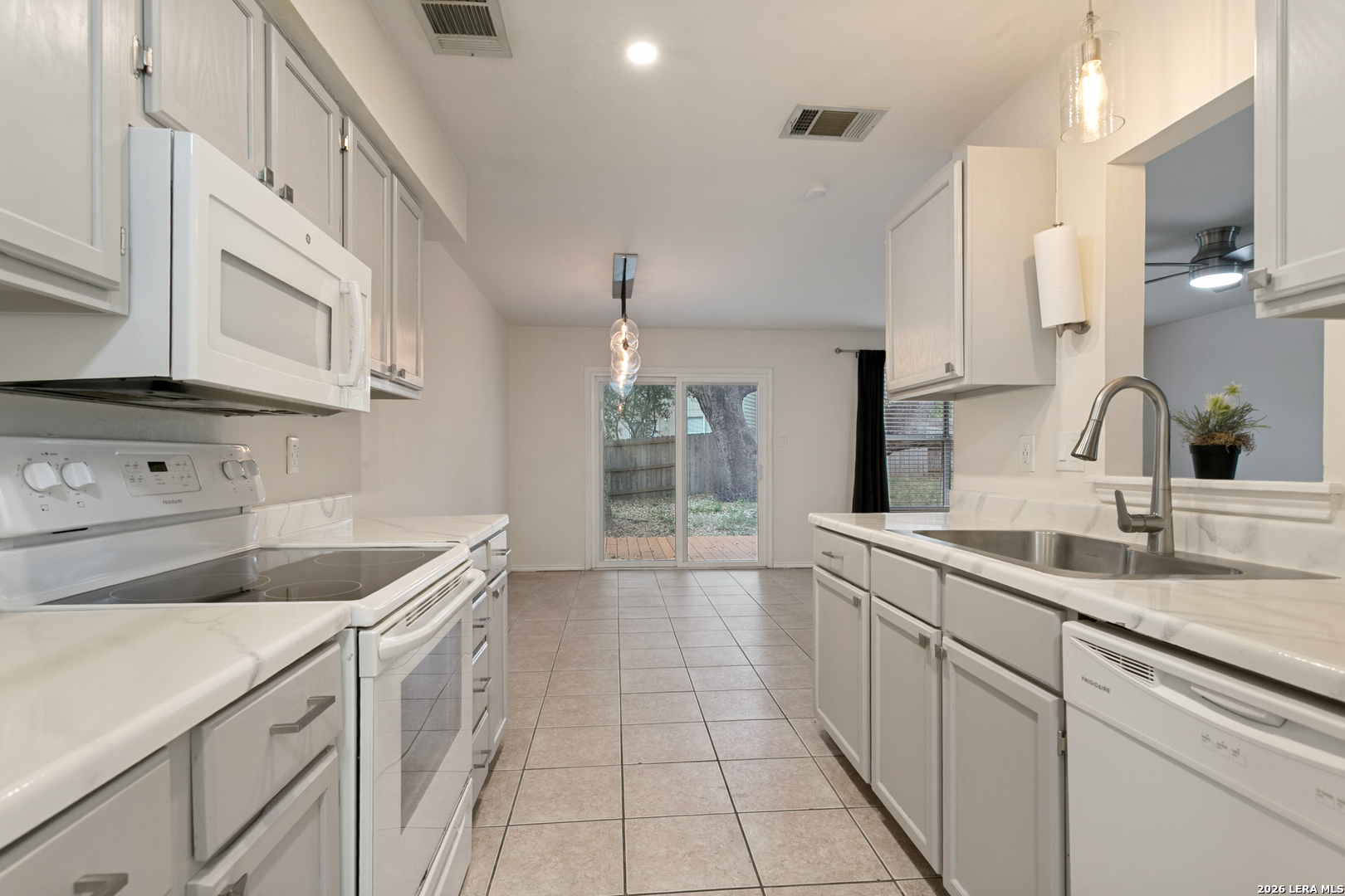 6015 Loch Maree San Antonio TX 78240
