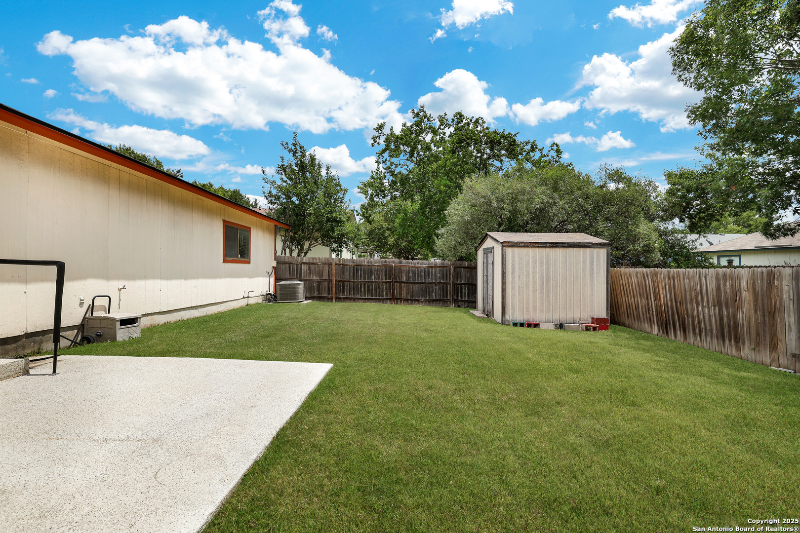 8131 Bent Meadow Converse TX 78109