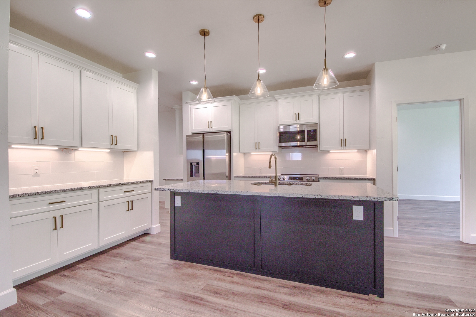 812 34th Street Hondo TX 78861