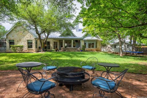 2146 Stone Gate Fredericksburg TX 78624