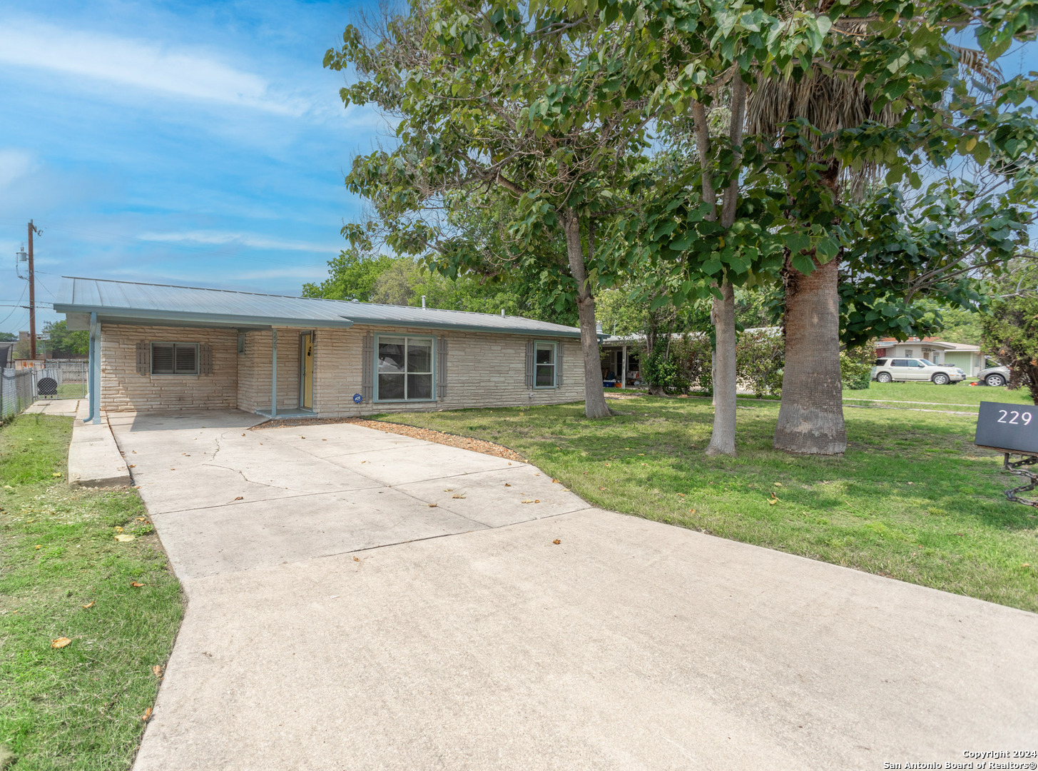 229 Weathercock Lane Windcrest TX 78239