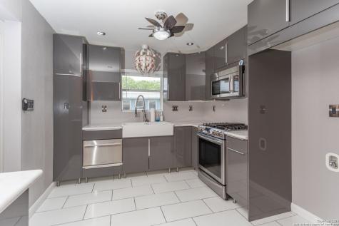 229 Weathercock Lane Windcrest TX 78239
