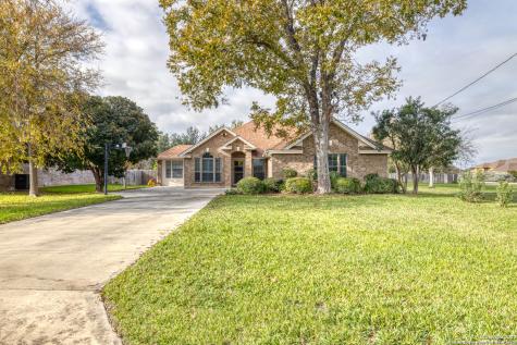 1221 Magnolia Street Uvalde TX 78801