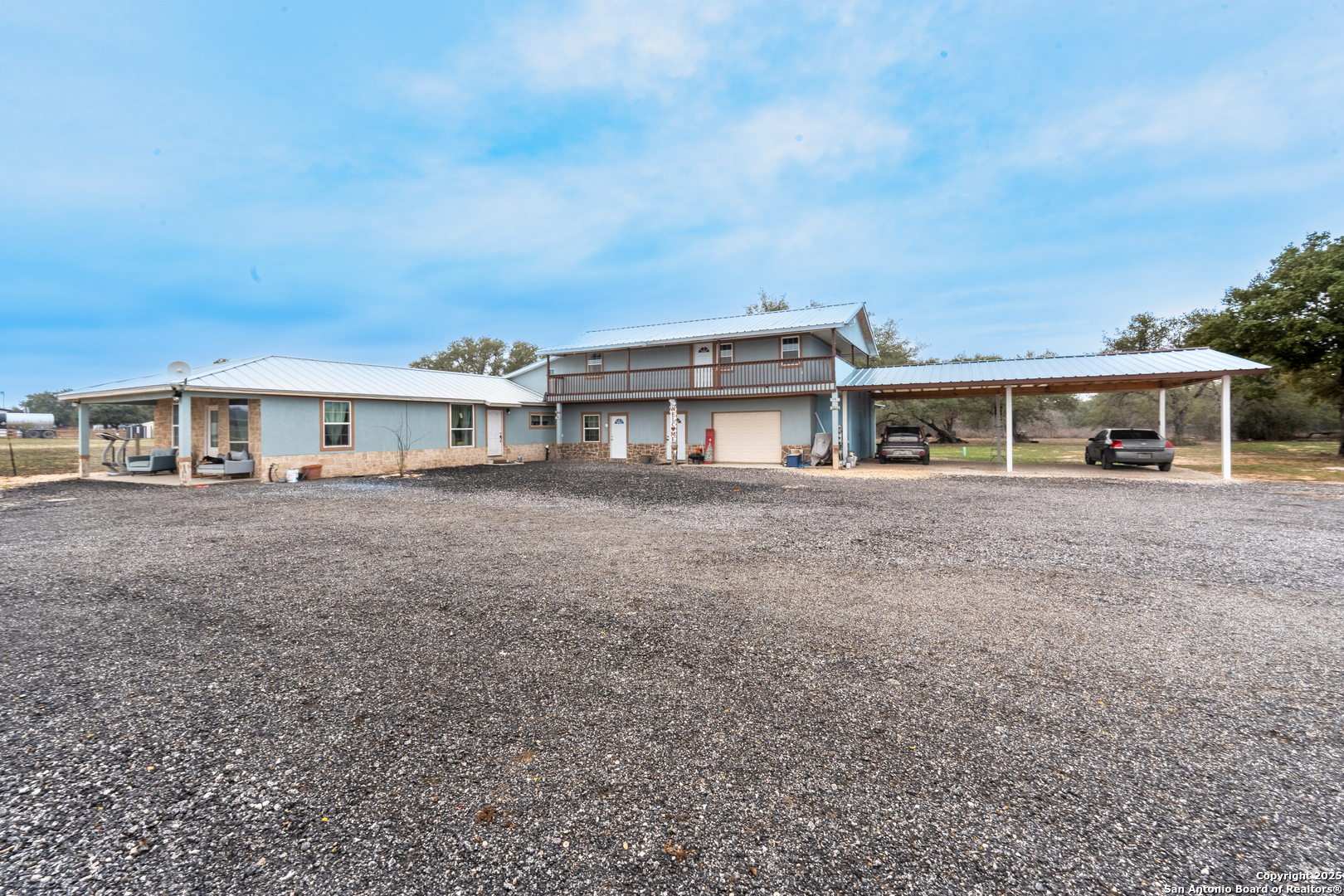 472 County Road 6723 Natalia TX 78059