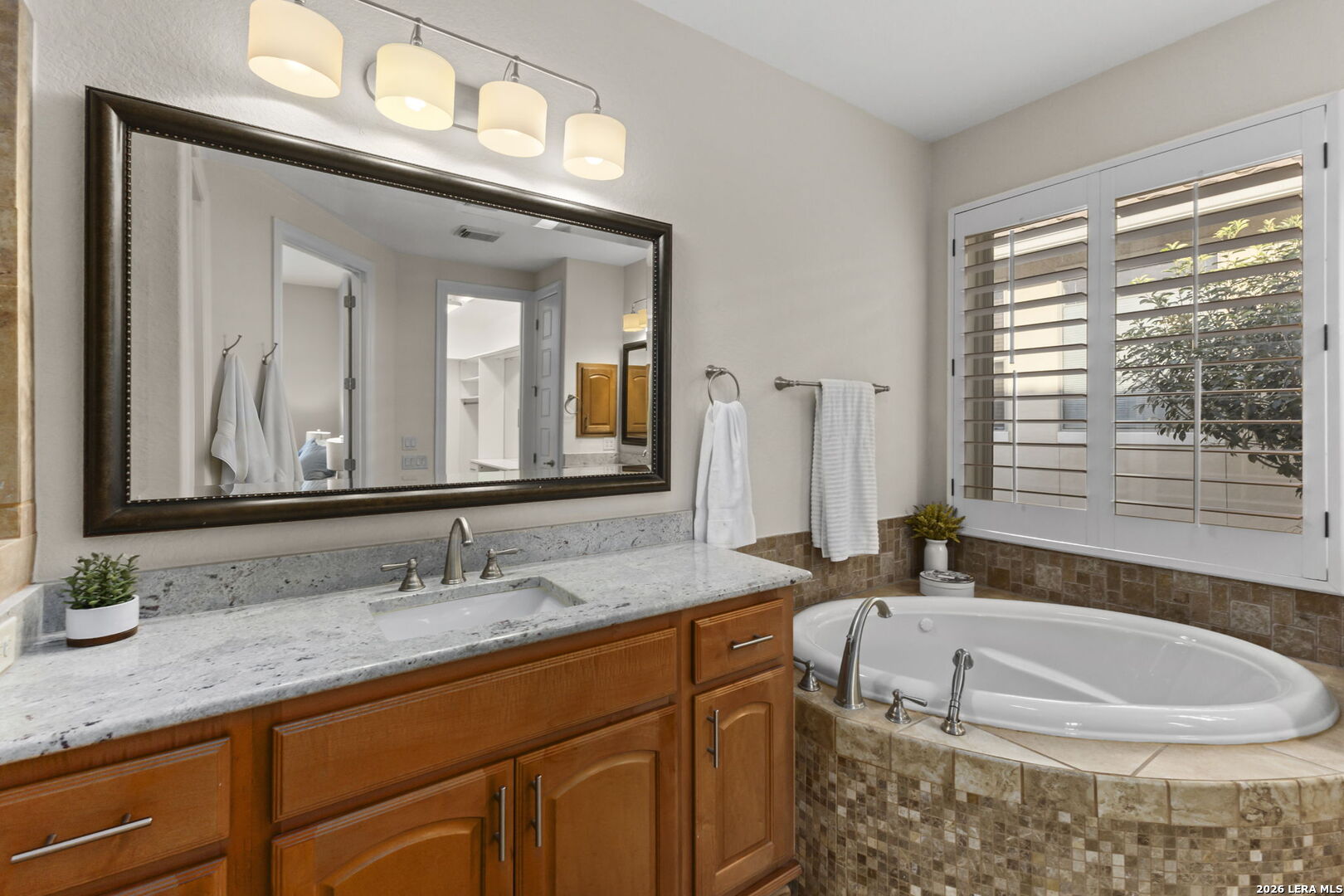 1114 Via Belcanto San Antonio TX 78260