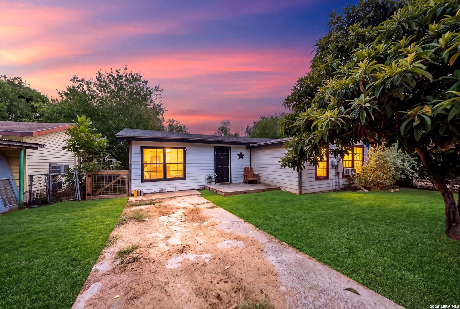 217 W Benbo Street Seguin TX 78155