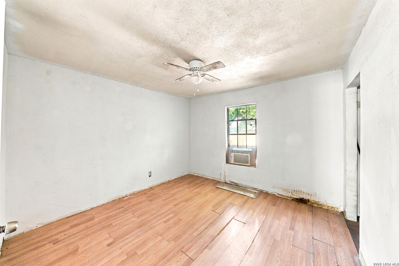 217 W Benbo Street Seguin TX 78155