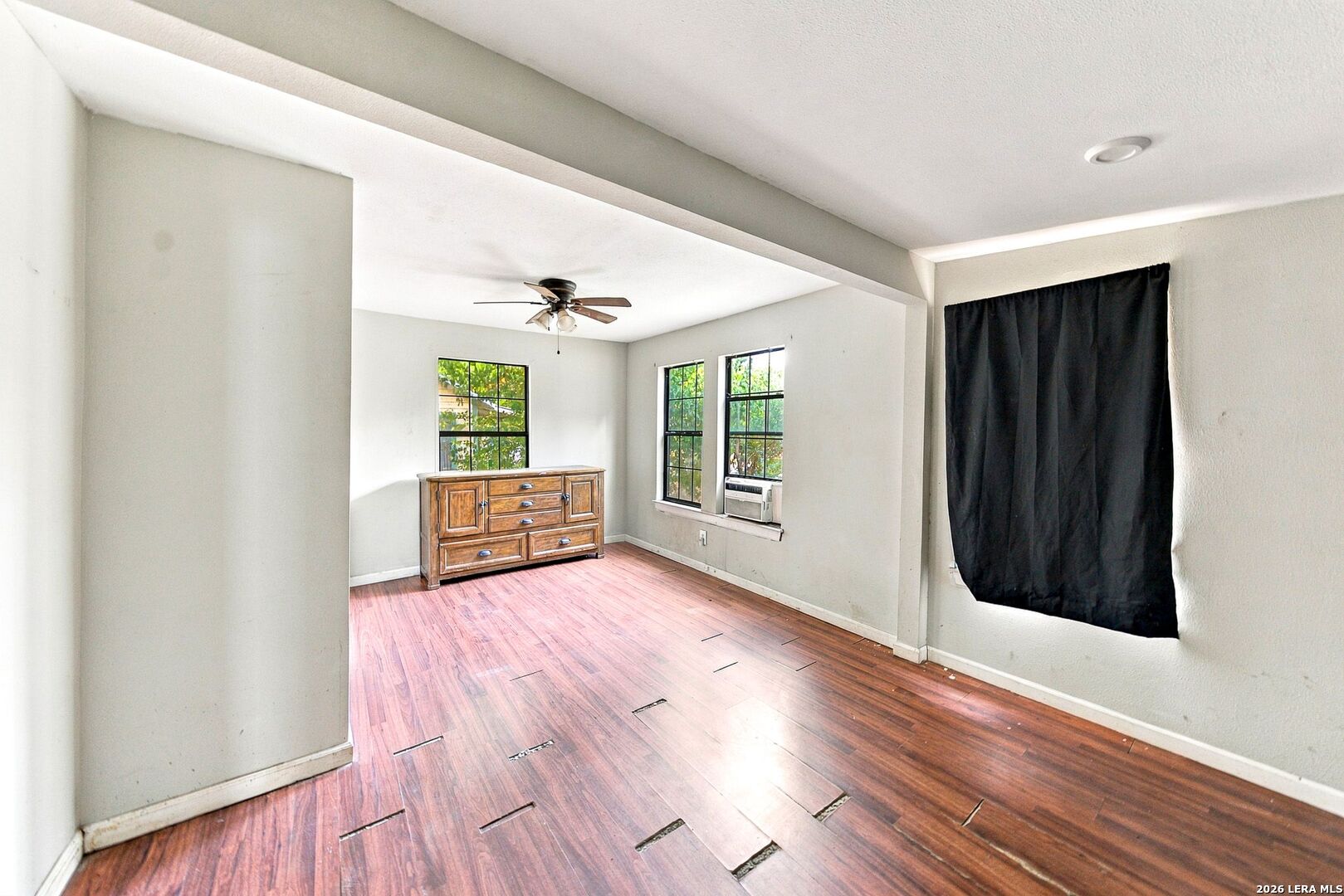 217 W Benbo Street Seguin TX 78155