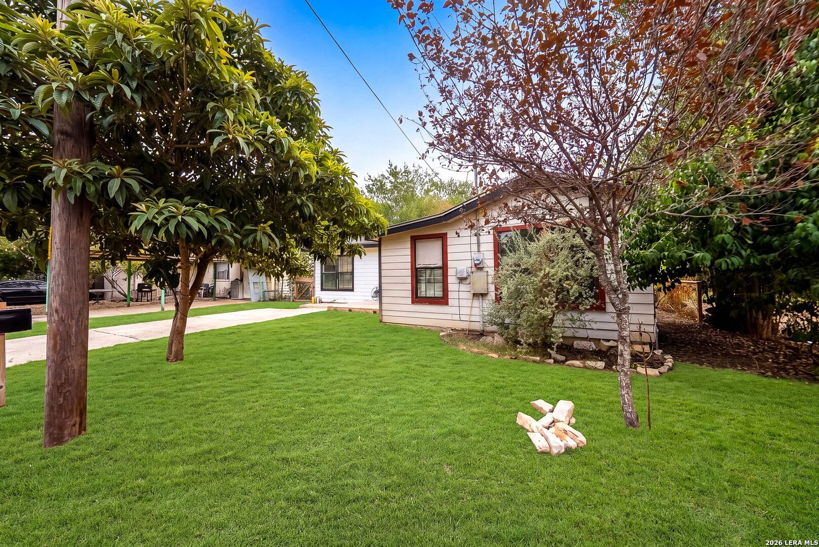 217 W Benbo Street Seguin TX 78155