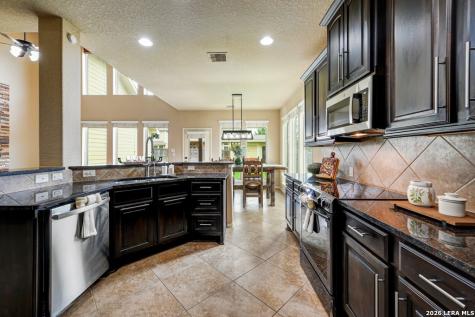 2965 Saddlehorn Seguin TX 78155