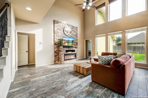 2965 Saddlehorn Seguin TX 78155