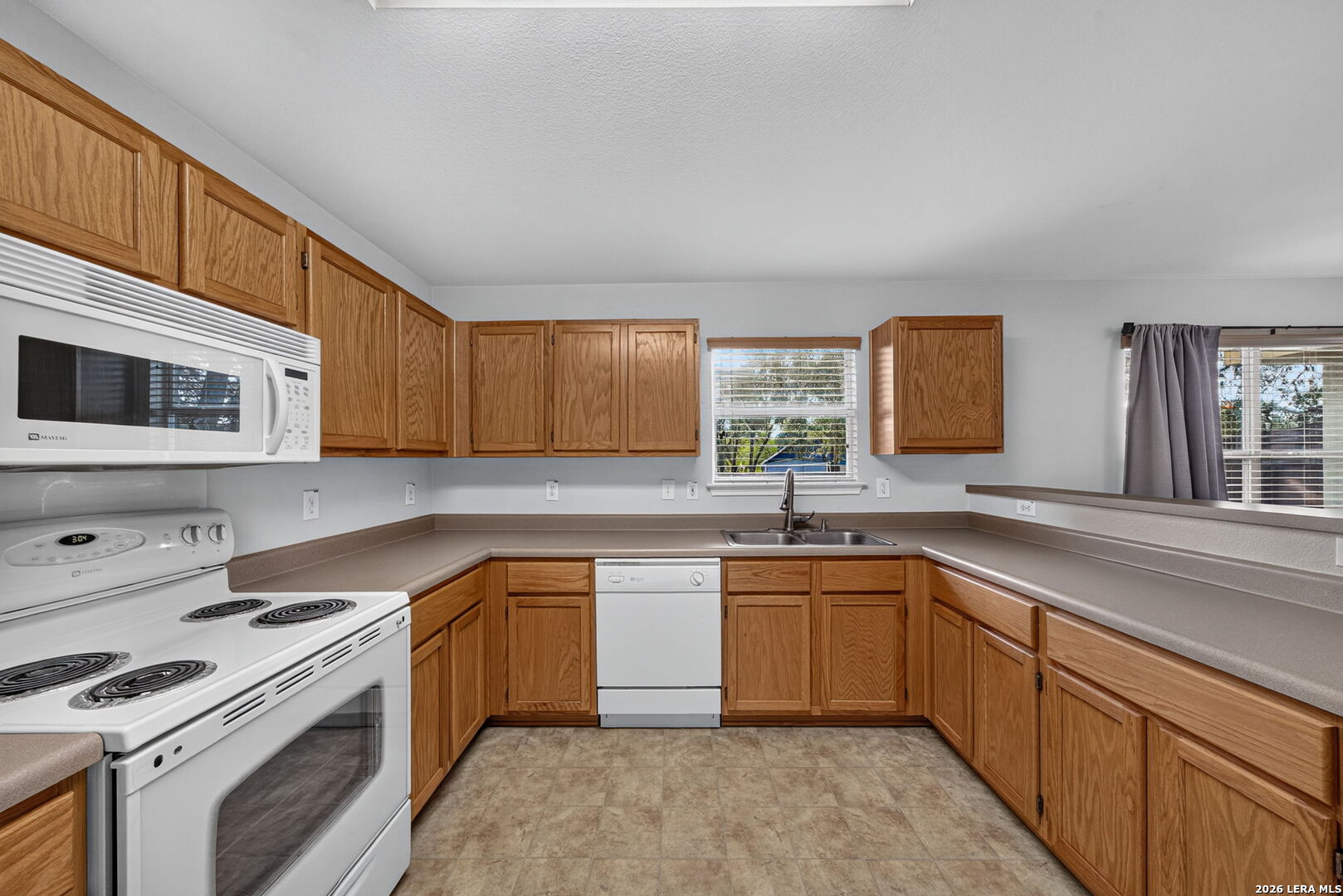 9306 Bartlett Falls San Antonio TX 78250