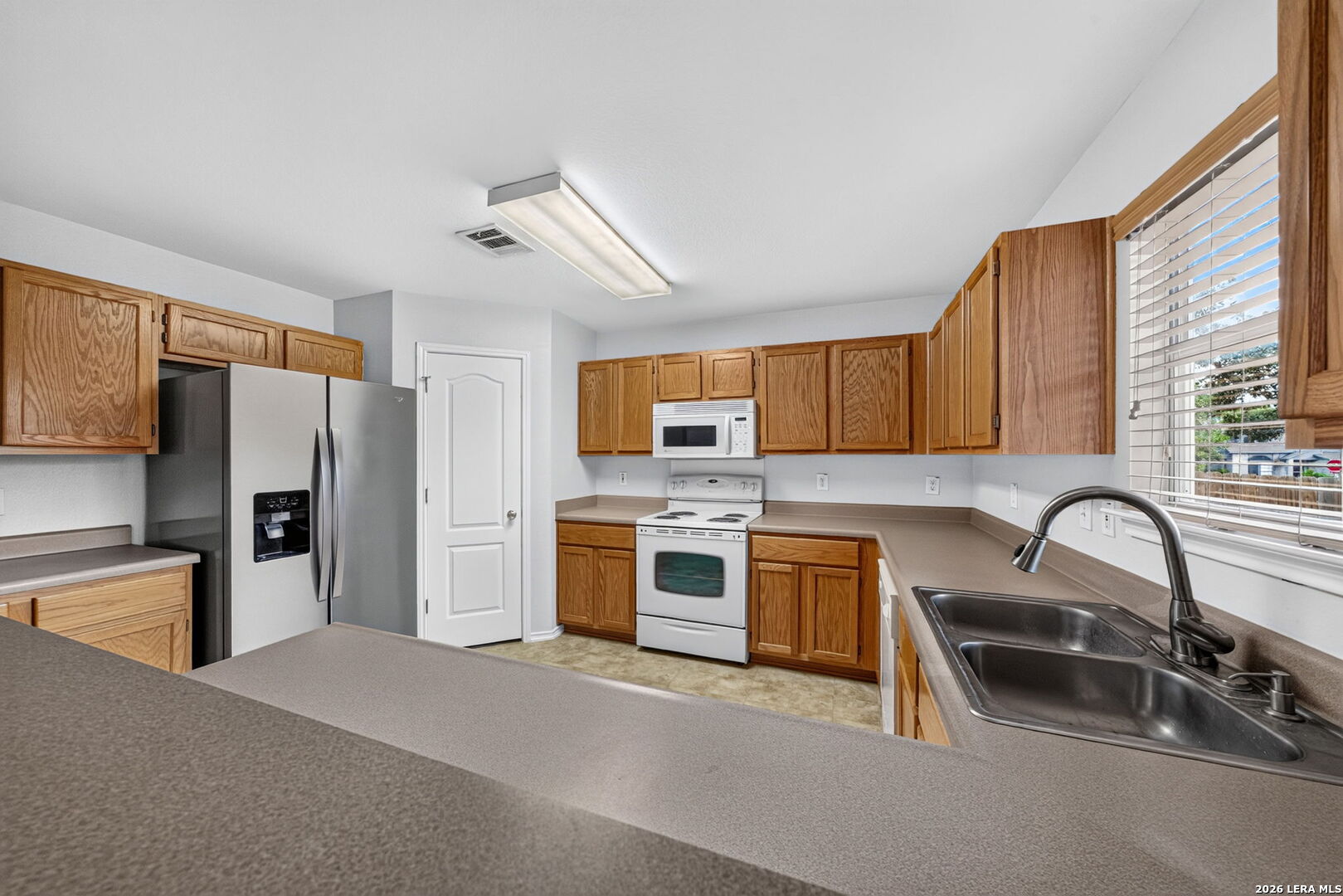 9306 Bartlett Falls San Antonio TX 78250