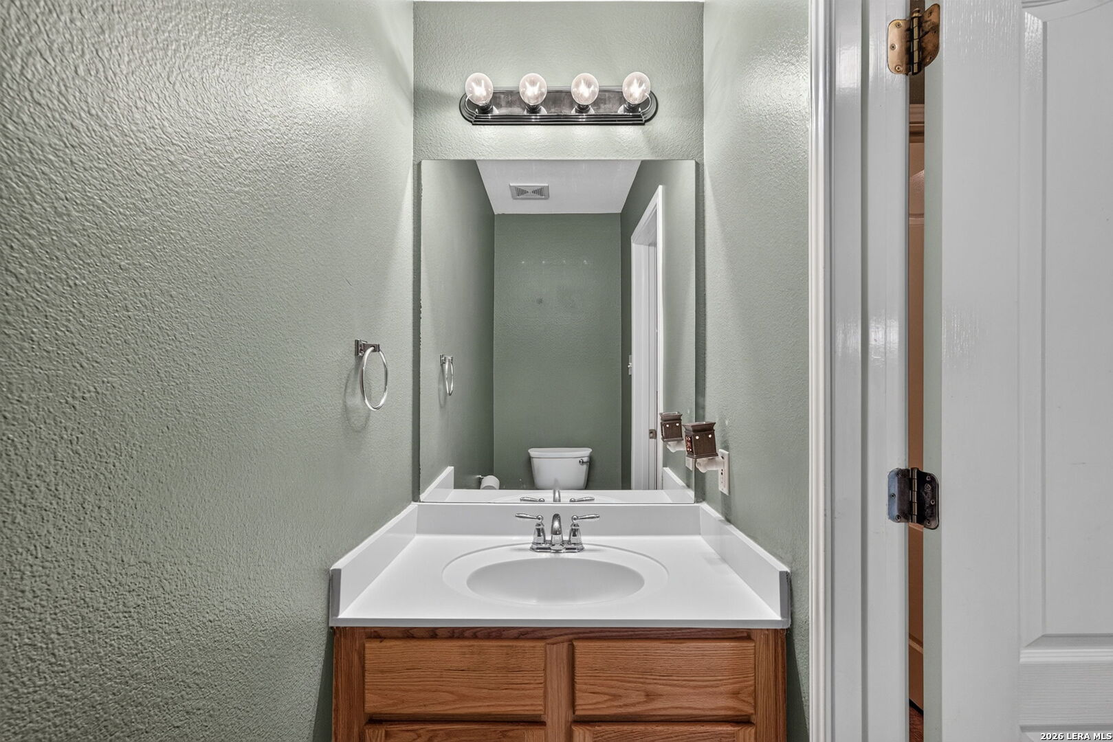 9306 Bartlett Falls San Antonio TX 78250