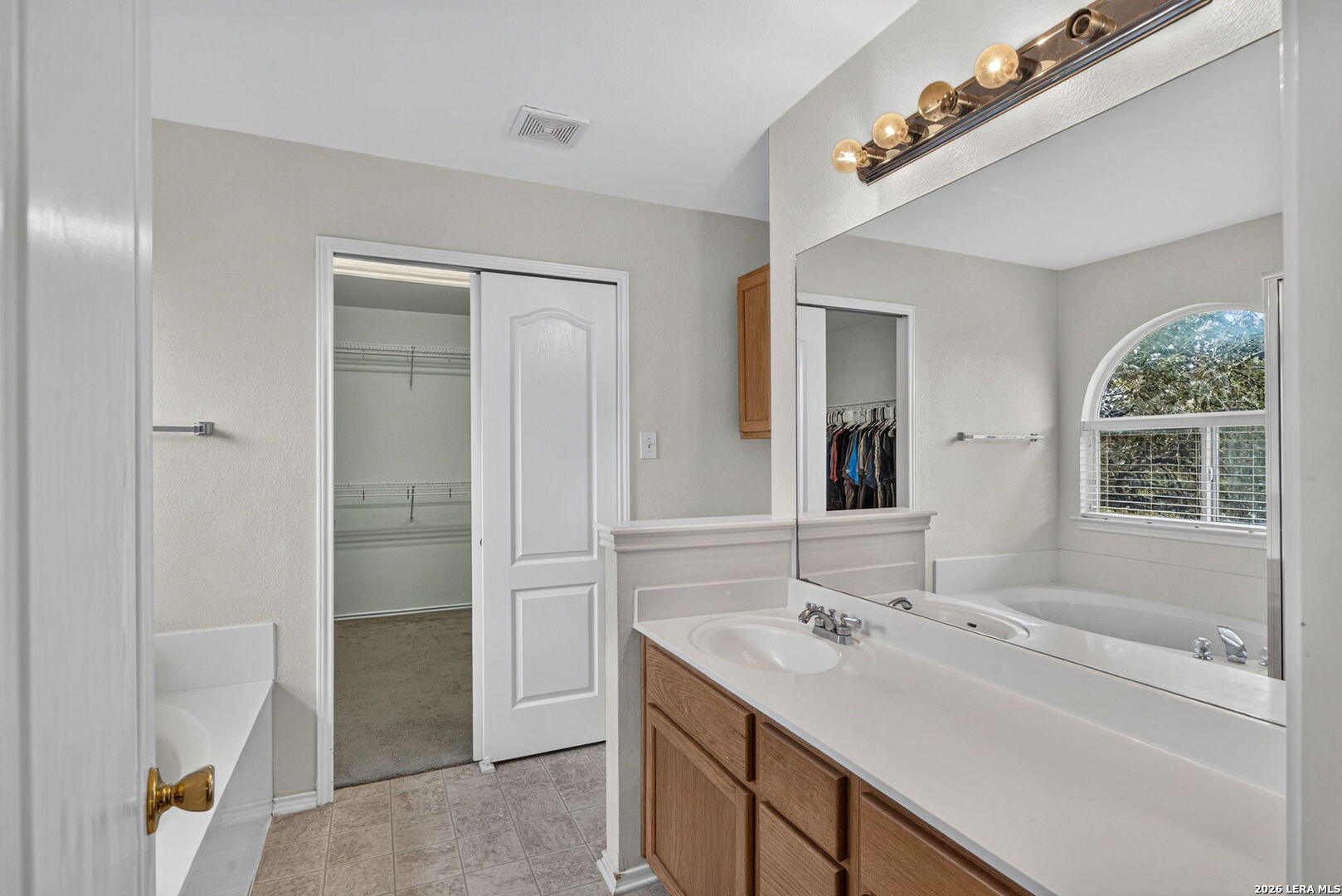 9306 Bartlett Falls San Antonio TX 78250