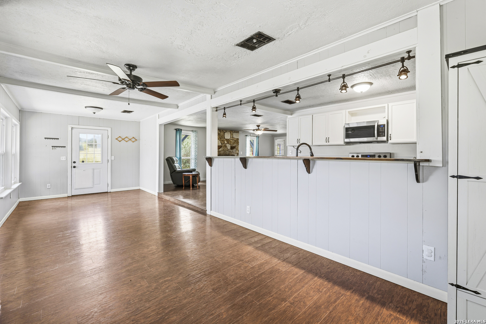 1628 County Road 357 Utopia TX 78884