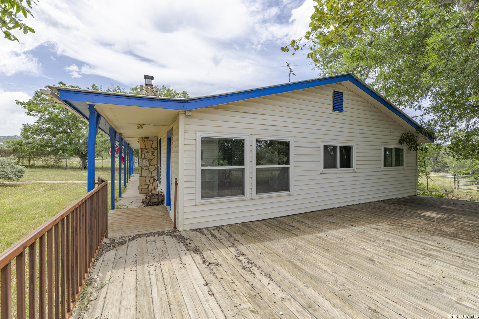 1628 County Road 357 Utopia TX 78884