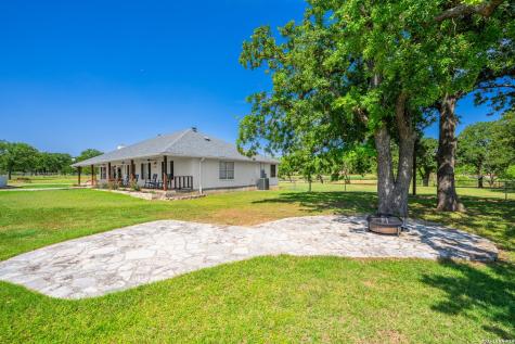 411 Emerald Loop Fredericksburg TX 78624