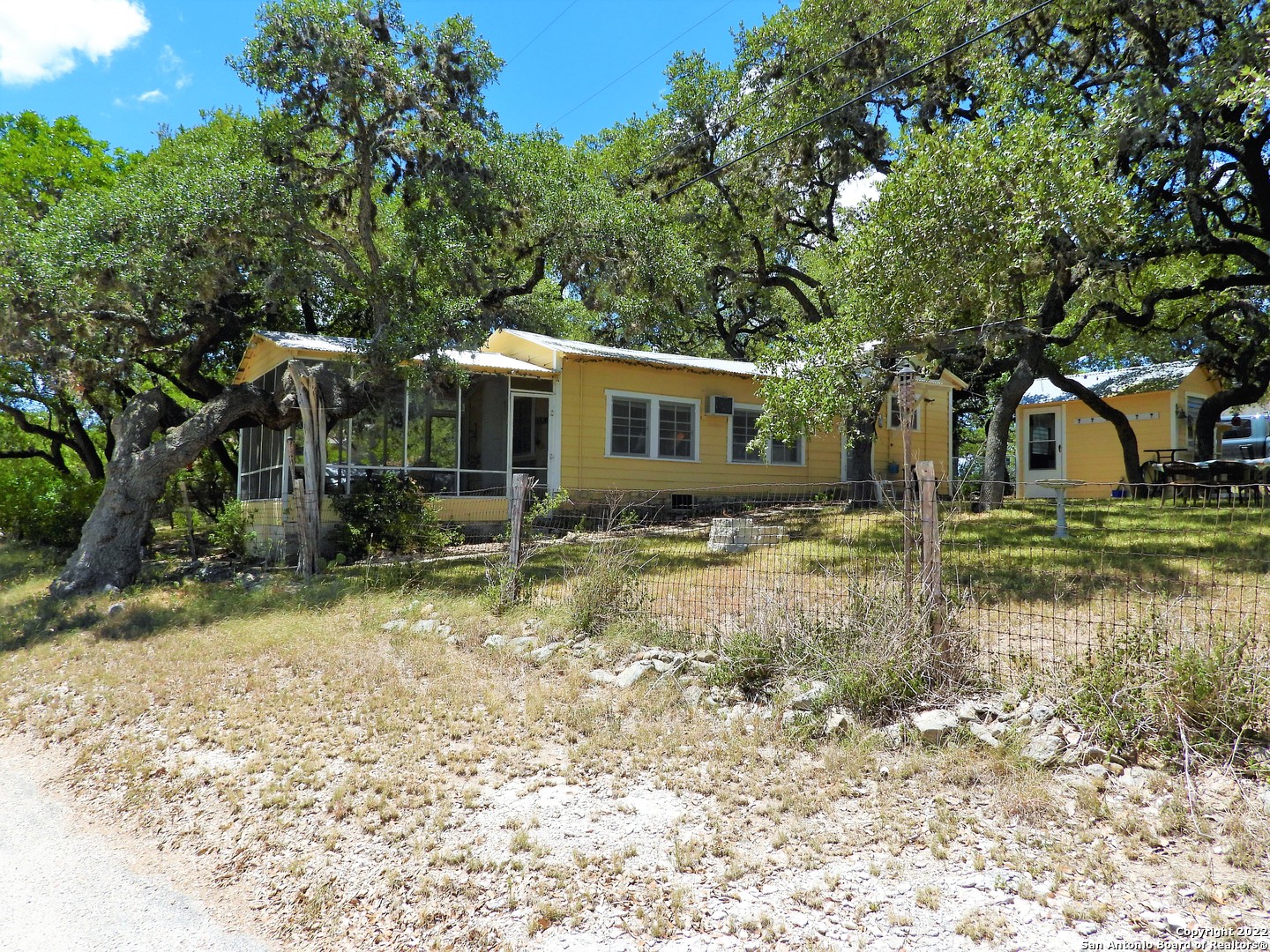 908 Faurie Road Lakehills TX 78063