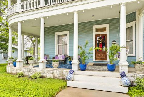 757 N Getty Street Uvalde TX 78801