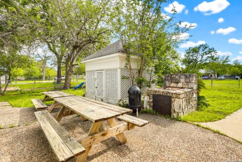 757 N Getty Street Uvalde TX 78801