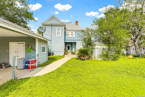 757 N Getty Street Uvalde TX 78801