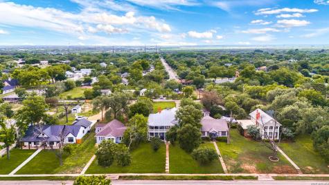 757 N Getty Street Uvalde TX 78801