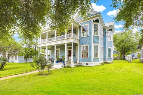 757 N Getty Street Uvalde TX 78801