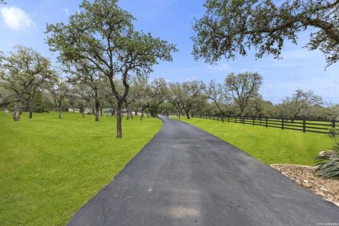 112 Cibolo Hollow N Boerne TX 78015