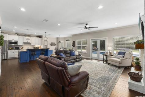 112 Cibolo Hollow N Boerne TX 78015