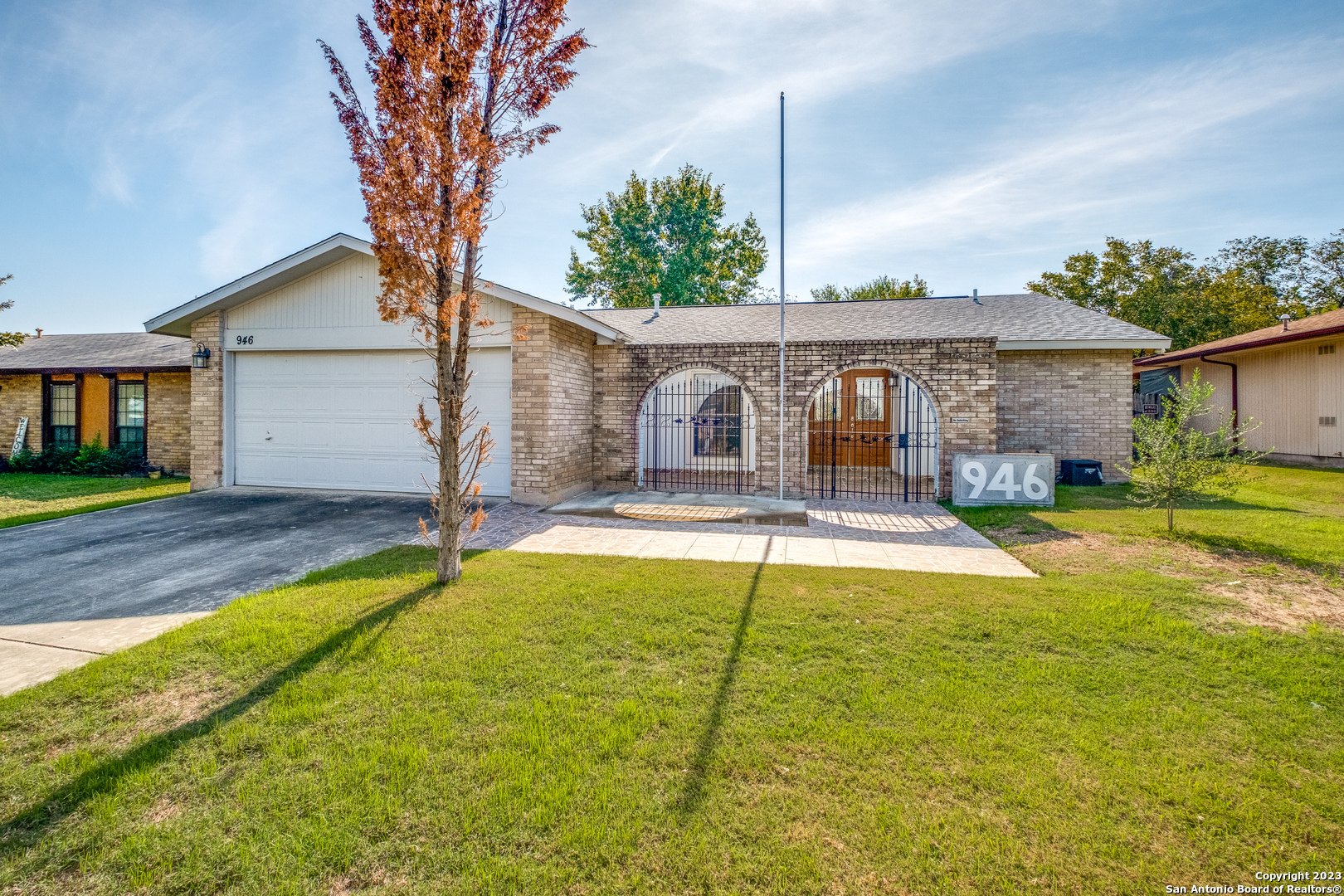 946 Hayloft Lane San Antonio TX 78245