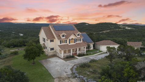 1040 County Road 2720 Mico TX 78056