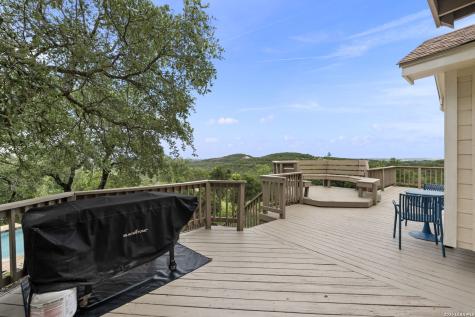 1040 County Road 2720 Mico TX 78056