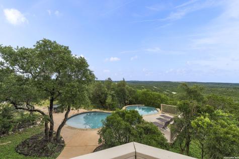 1040 County Road 2720 Mico TX 78056