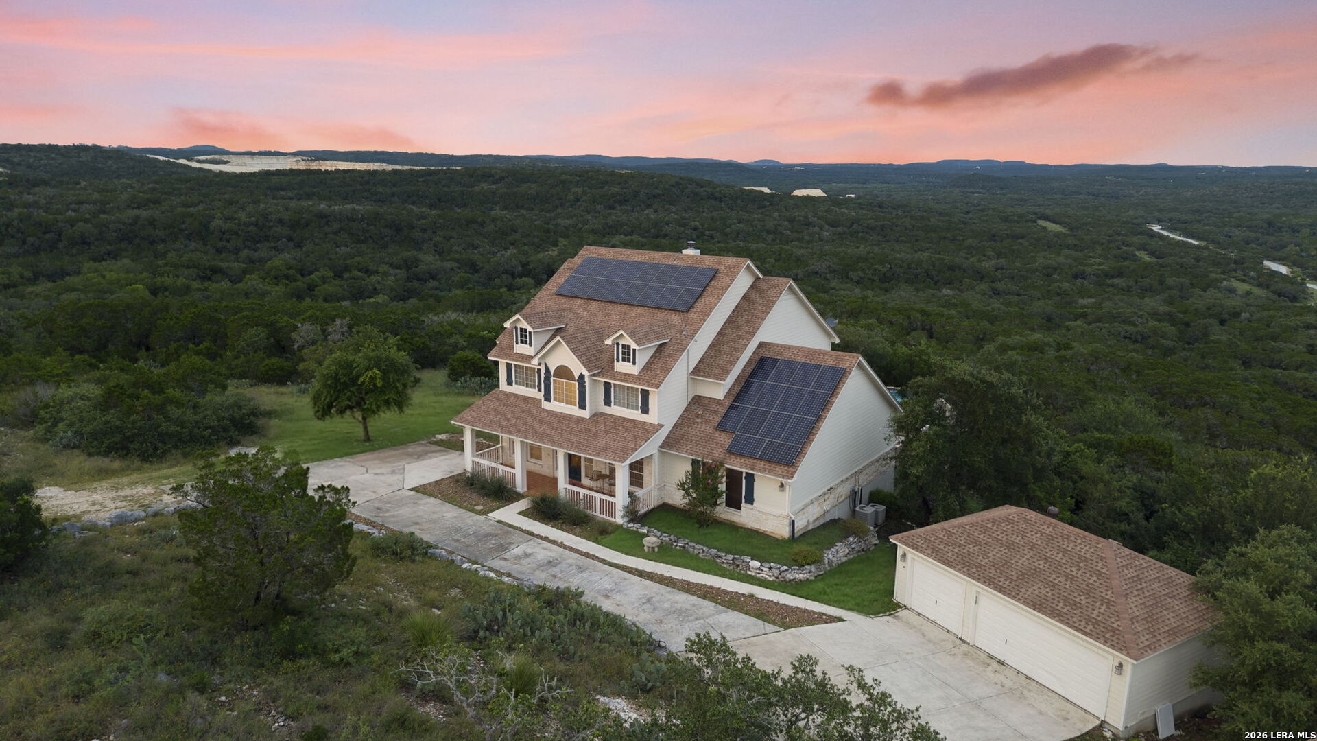 1040 County Road 2720 Mico TX 78056