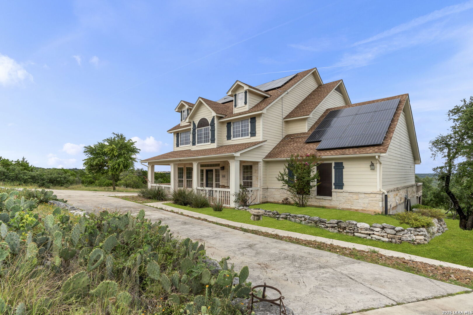 1040 County Road 2720 Mico TX 78056
