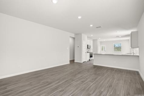 8406 Smithers Avenue San Antonio TX 78252