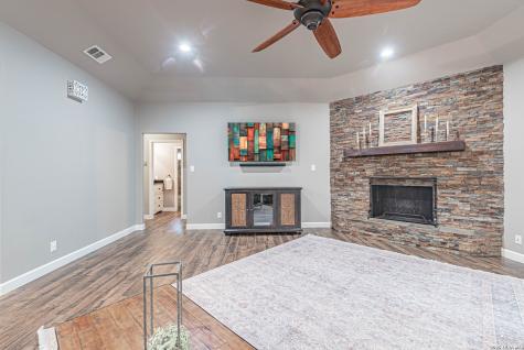 218 Deer Ridge La Vernia TX 78121