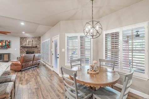 218 Deer Ridge La Vernia TX 78121